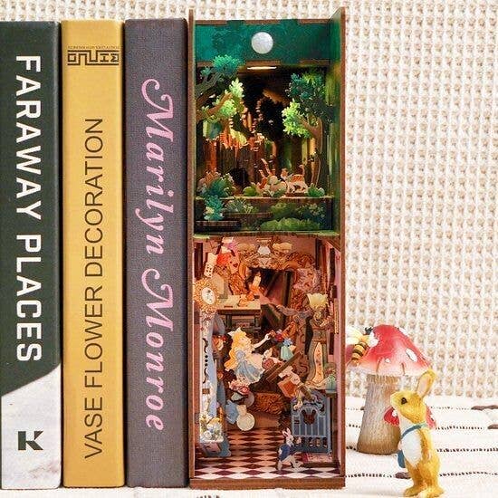 Book-Nook: Alice im Wunderland